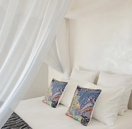 La Devinie Мартель